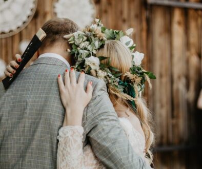 panna młoda z wiankiem